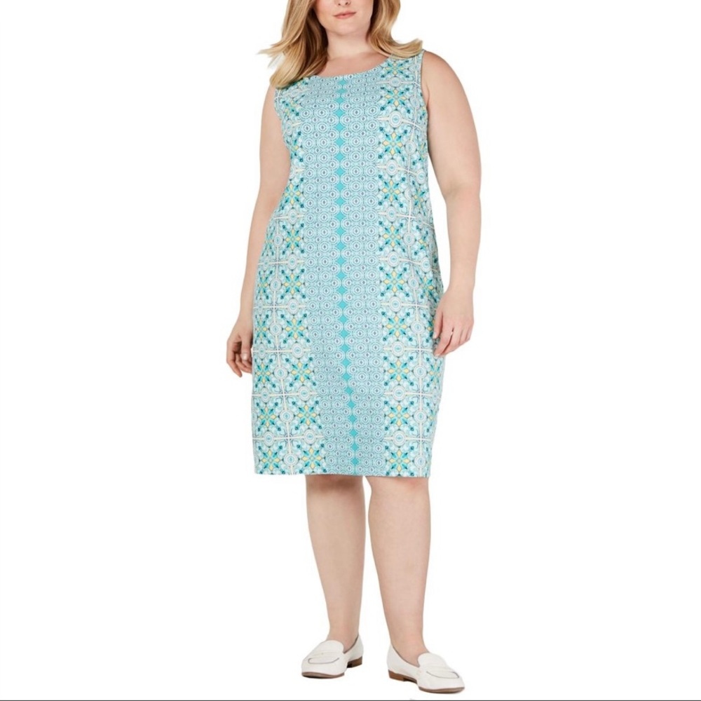 NWT 1X Plus runway printed sleeveless shift dress